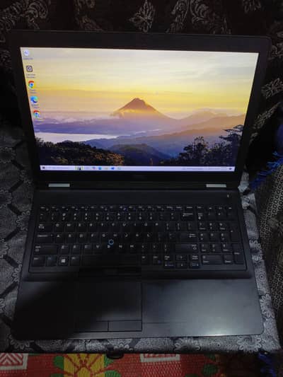 Dell Precision 3510 | i5 6th Gen | 16 GB RAM | 256 GB SSD | 2 GB Grap