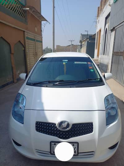 Tiyota Vitz  1.3
