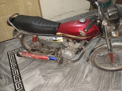 bike sale honda 125 self start used condition