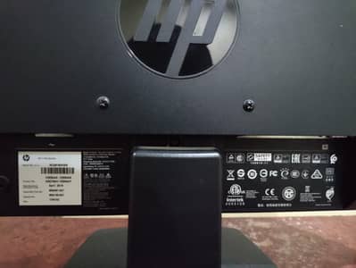 I am selling my HP V194 monitor.