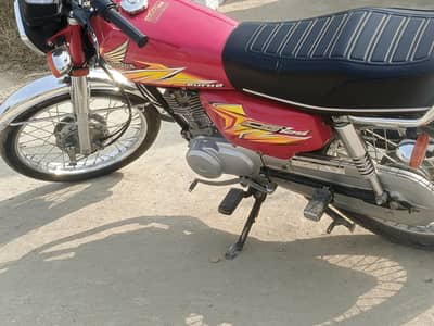 2021 model ha saff bike ha 03361889362 WhatsApp number attock ka num h