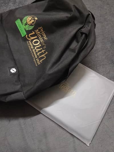 Mechrevo R14p laptop - Advance - Ryzen 5 ,8gb , 256gb