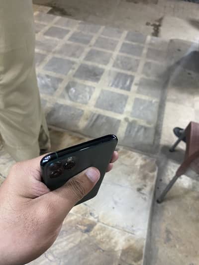 Iphone 11pro max pta approved with box