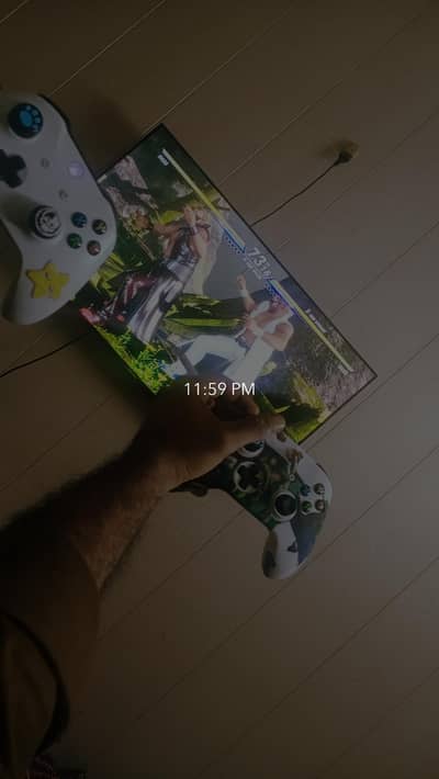 Xbox one s 1tb 2controlers (exchange possible)with 6 discs