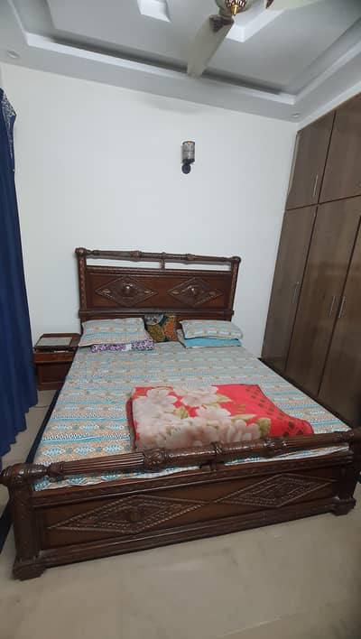 sheesham wood bed 6*6feet