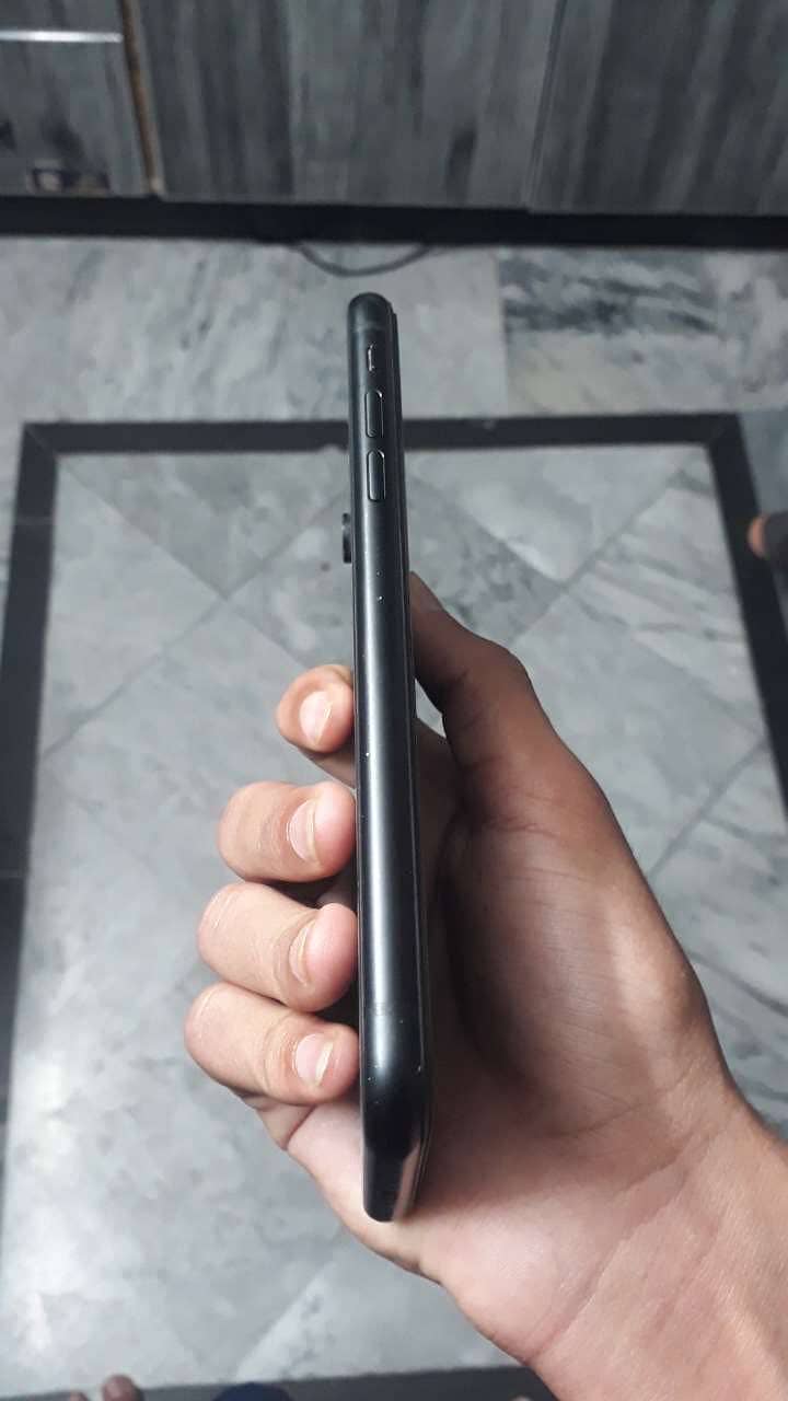 iPhone Xr 3