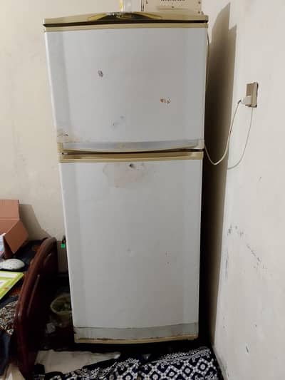 Jumbo size waves refrigerator for urgent sale