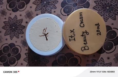 Frackle Black hadh glow whitning zafrani cream