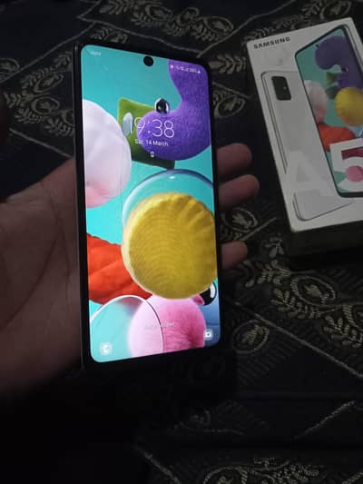 exchange posible A51 box only 6/128 penl chnge dual sim  03190218358