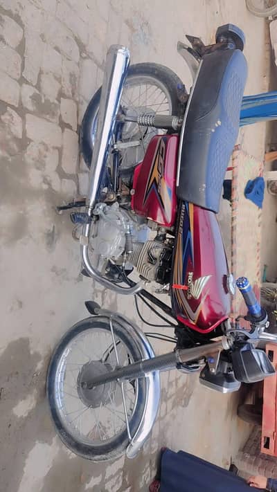 Honda 125 red color 2019 modal