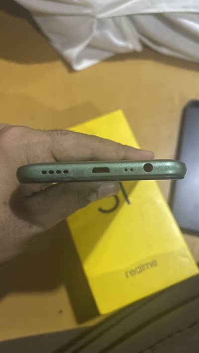 Realme 5i 10 by 9 condition all original box  4.64