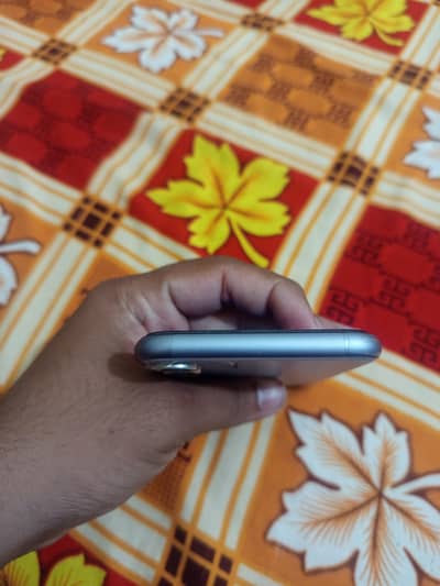 iPhone 11 Pink 64GB JV – 10/10 Condition, No Scratch