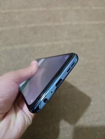 10/10 ha 6/128 with original charger