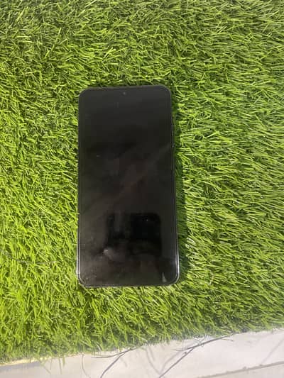 8/128 black colour 10/10 condition . Water pack !