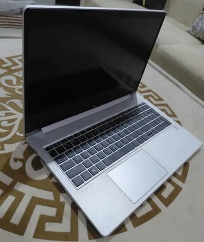 HP Probook.  I5 11 generation,  12 GB of ram and 512 GB of SSD