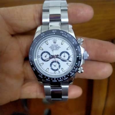 Automatic watches and quartz chronograph watches available