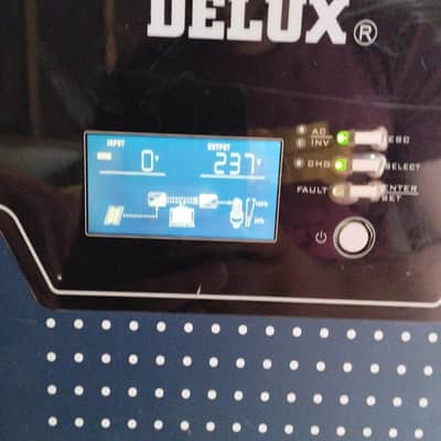 Deluxe solar hibrate inverter no open no repair very good condition