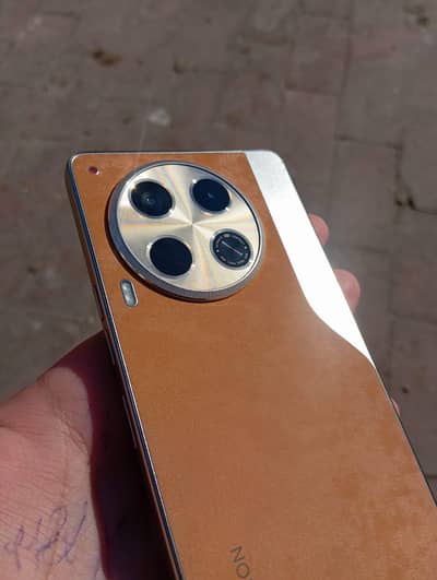 Tecno camon 30 8/256 full box and charger