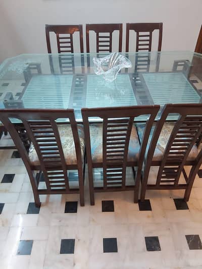 8 SEATER PURE SHEESHAM DINNING TABLE FOR SELL  LIKE BRAND NEW