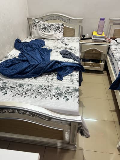 2 Single Bed and 1 table for sale