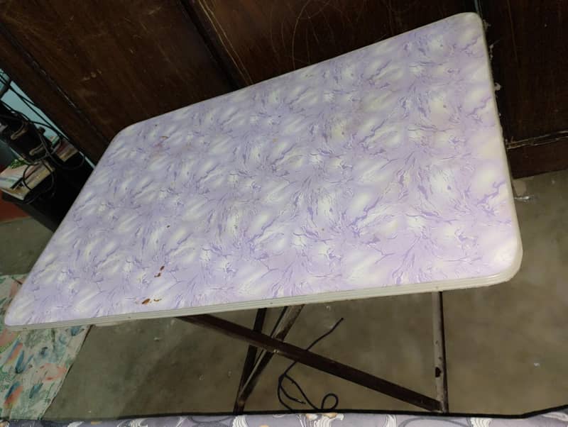 heavy foldable table 0