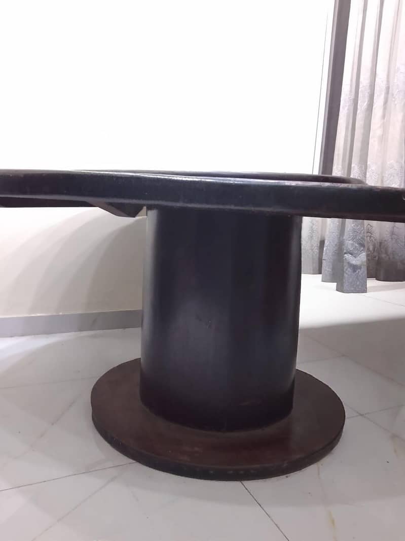 Rotating round table 0