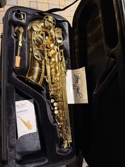 Alto saxophone USA