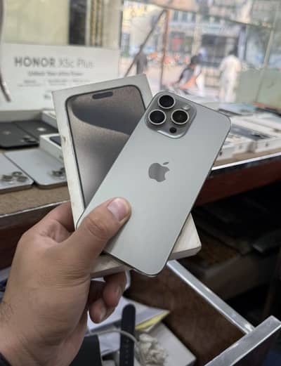 15 pro max natural titanium