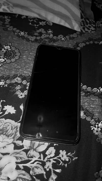 Storage 32 GB AND 4 GB