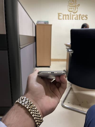 iPHONE X 64GB - PTA Approved , white colour