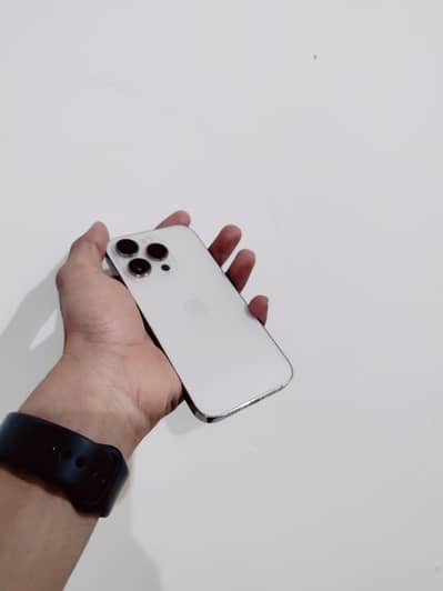 iphone 14 pro factory unlock recently battery change but good timing