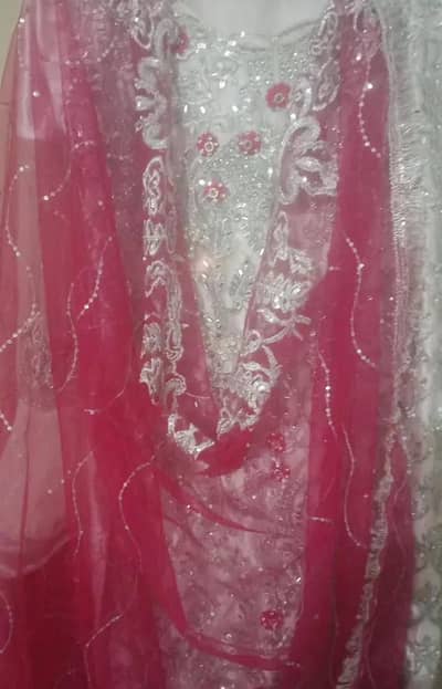 Beautiful dress only one time used