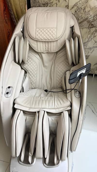 ZERO COMPANY'S MASSAGE CHAIR SPACE X