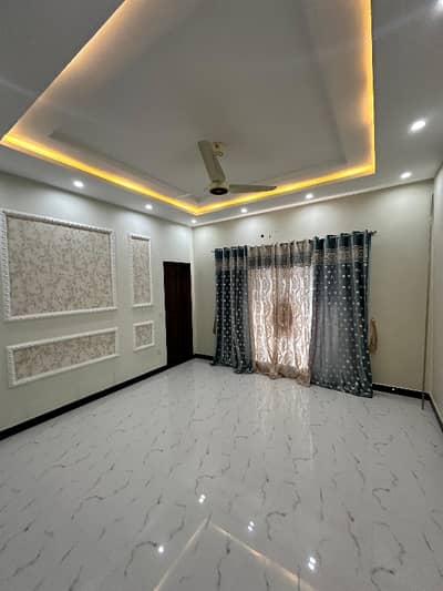 10 Marla Like New Upper Portion For Rent