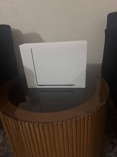 Apple MacBook Air 13inch 16 GB mamory 256GB storage