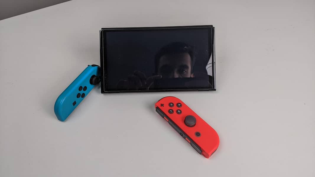 Nintendo Switch 0