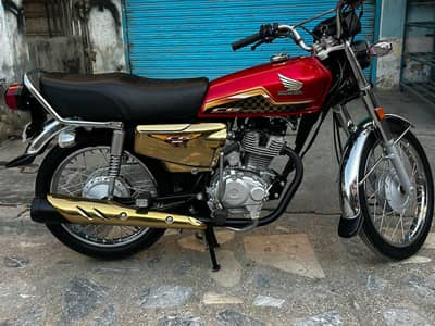 I am selling my neat and clean bike self starr