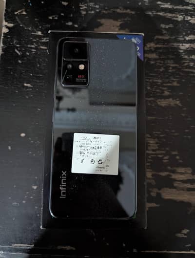 Infinix zero x pro 8+3 ram 128 gb