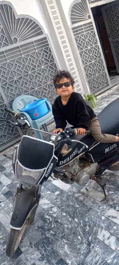 old is gold Honda deluxe lush condition