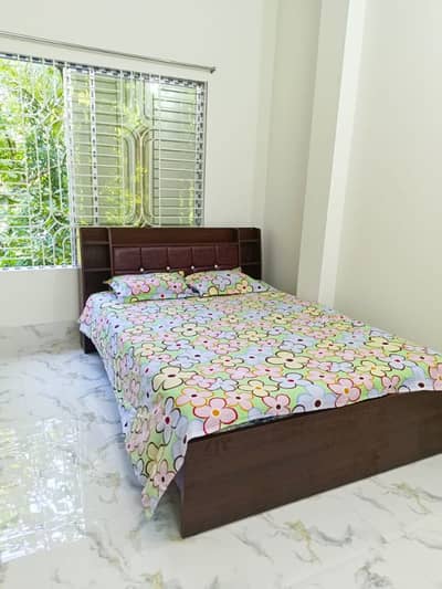 Daily basis room for couple family girls boys