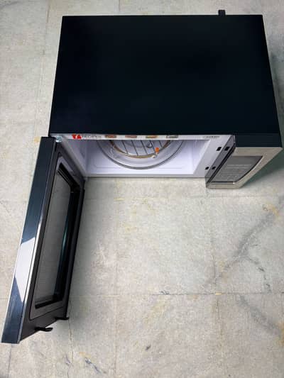 Dawlance Microwave Oven With Grill, 9/10 Condition, Urgent Sale