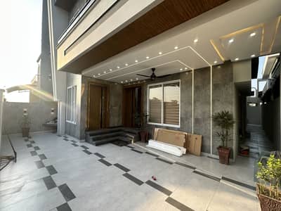 D. C colony 10 marla house for sale