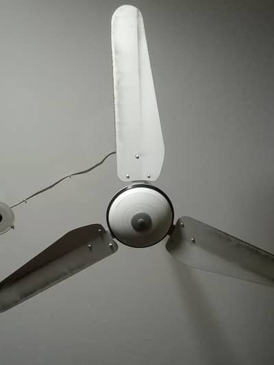 New yashica deluxe fane for sale 3 month use only  0.3. 1.5. 8.8. 1.0. 800