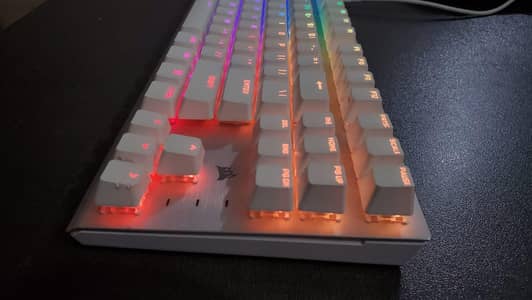 corsair k60 pro tkl rgb gamming keyboard available for sell