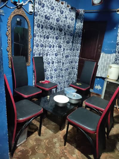 dining chair  only chairs han 4x jis ko chahiya wo rabta karay