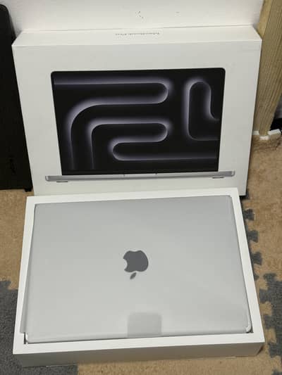 MacBook Pro 14 Inch 24GB/1TB M5 Pro Silver
