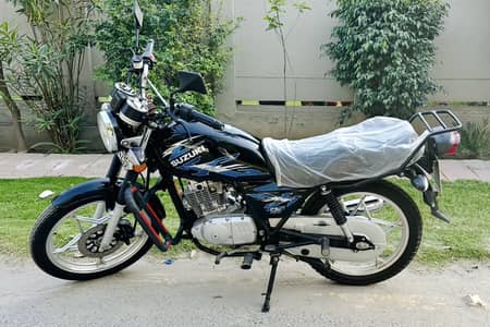 Suzuki GS150 2022 special edition Alloy rims disc brake only 8600kms