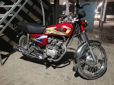 Honda 125 2005 Full karak loo or chalao