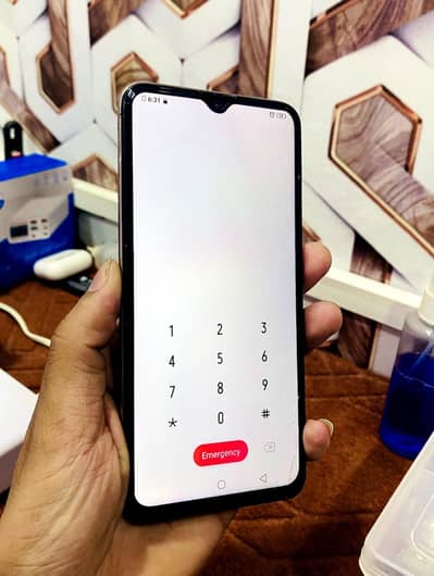 Vivo y19 / 8 GB RAM + 256 GB storage