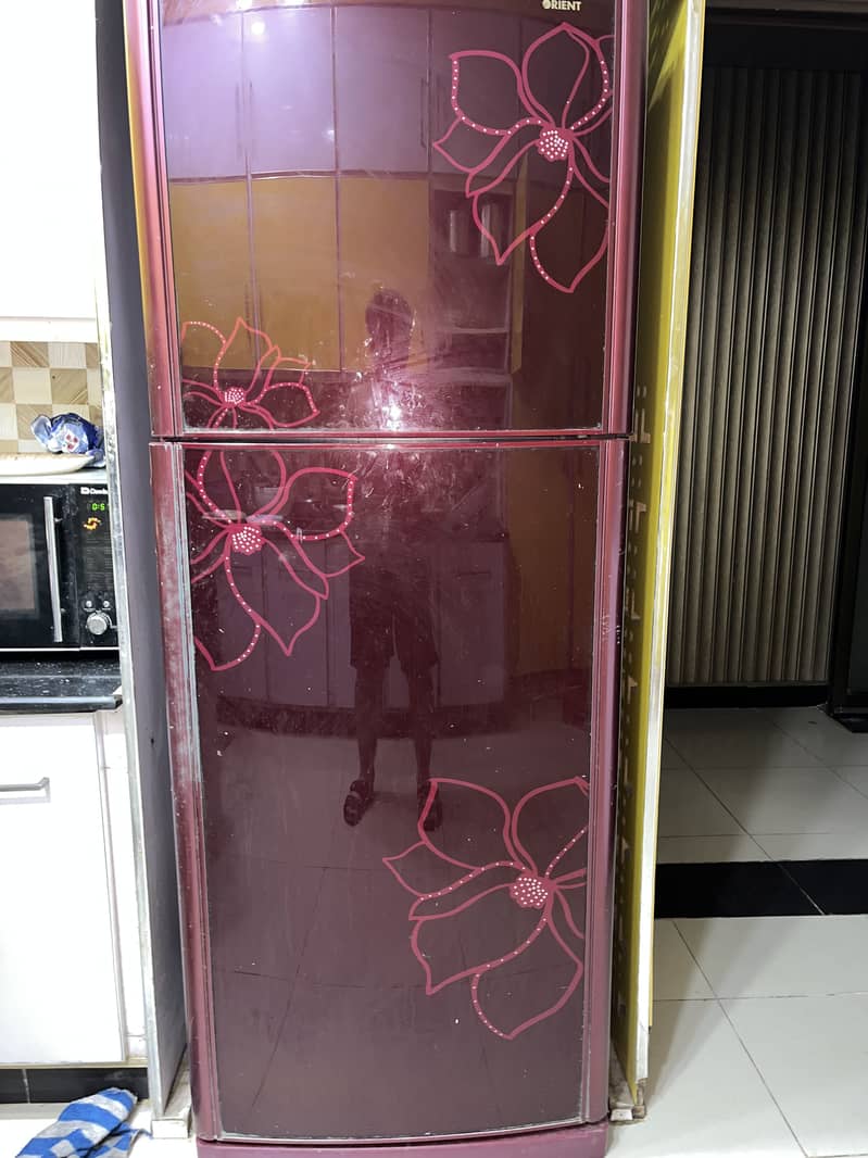 Fridge with 7/10 condition full size 0
